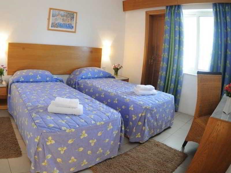 Club Salina Wharf Aparthotel Кавра Екстериор снимка