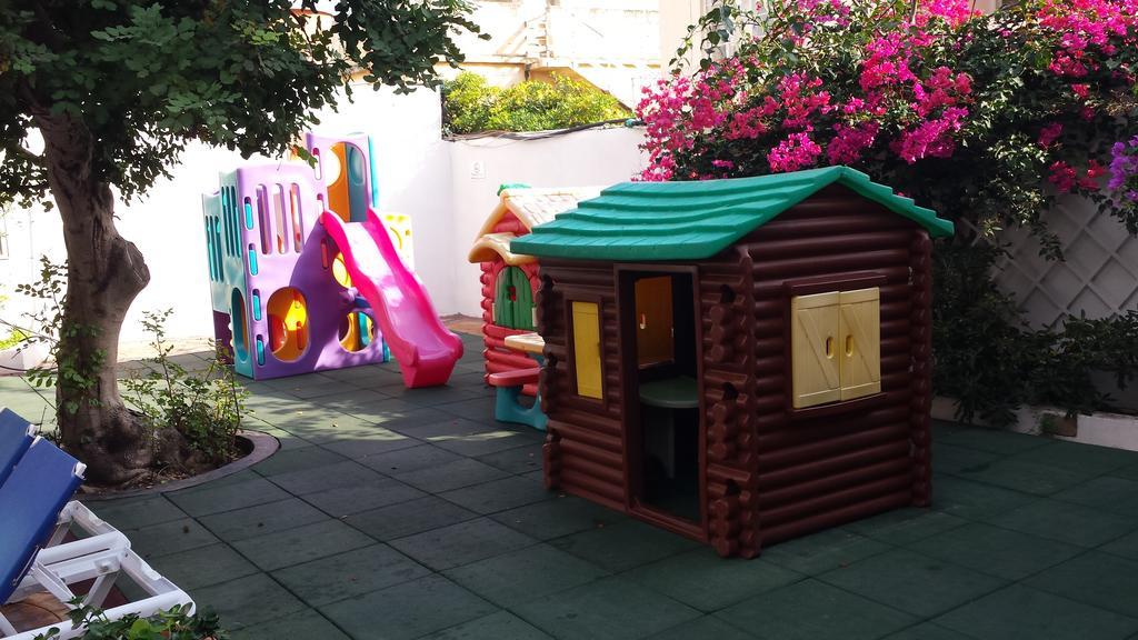 Club Salina Wharf Aparthotel Кавра Екстериор снимка
