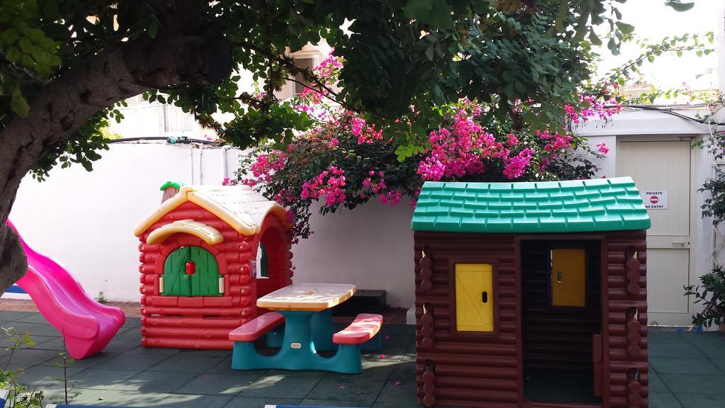 Club Salina Wharf Aparthotel Кавра Екстериор снимка