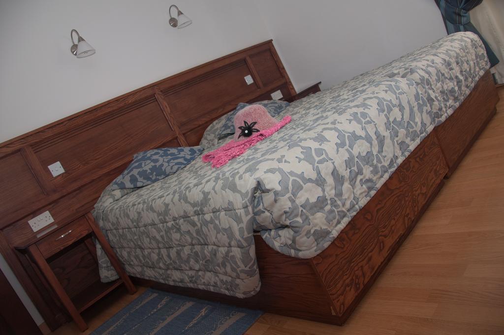 Club Salina Wharf Aparthotel Кавра Стая снимка