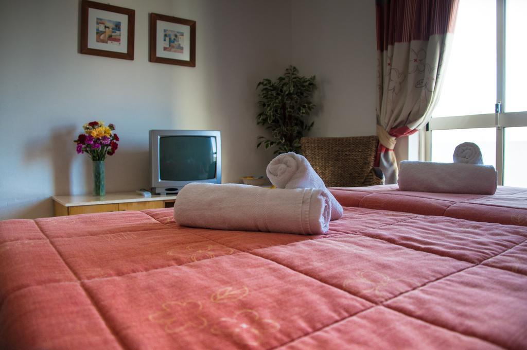 Club Salina Wharf Aparthotel Кавра Стая снимка