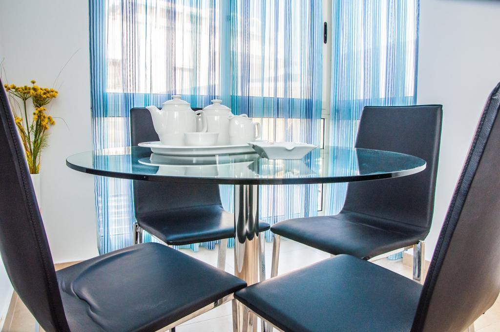 Club Salina Wharf Aparthotel Кавра Стая снимка