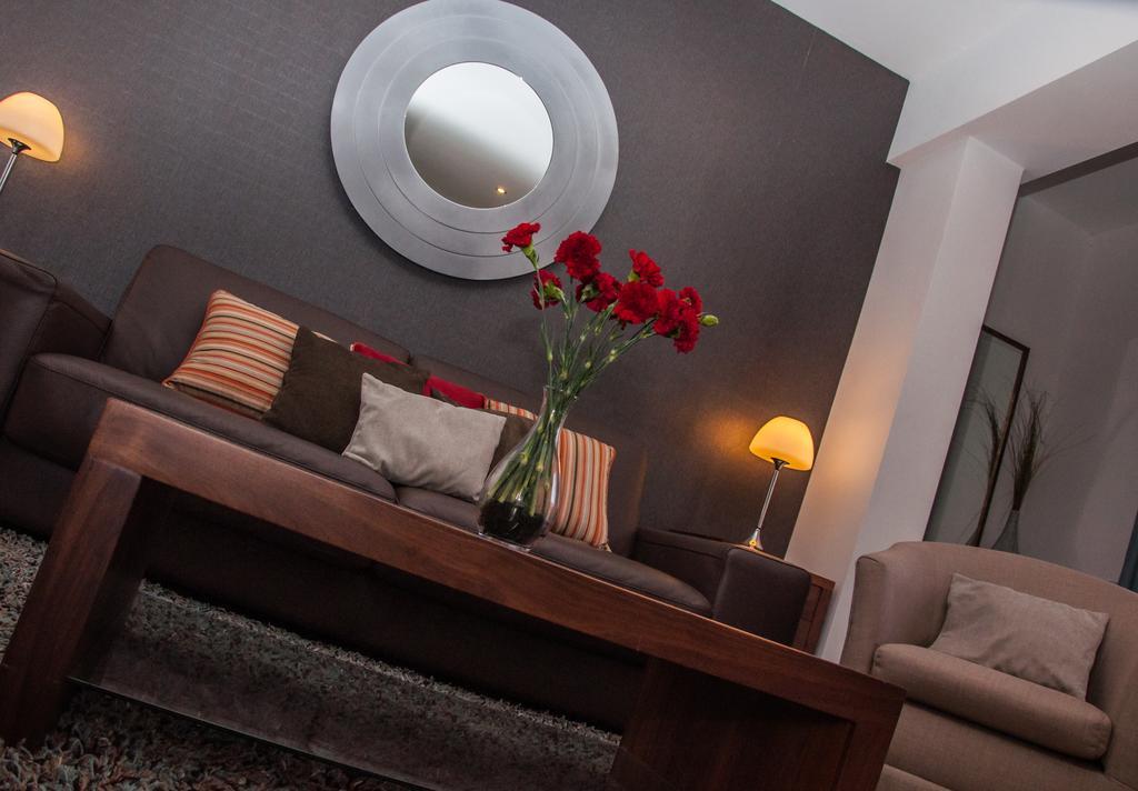 Club Salina Wharf Aparthotel Кавра Стая снимка