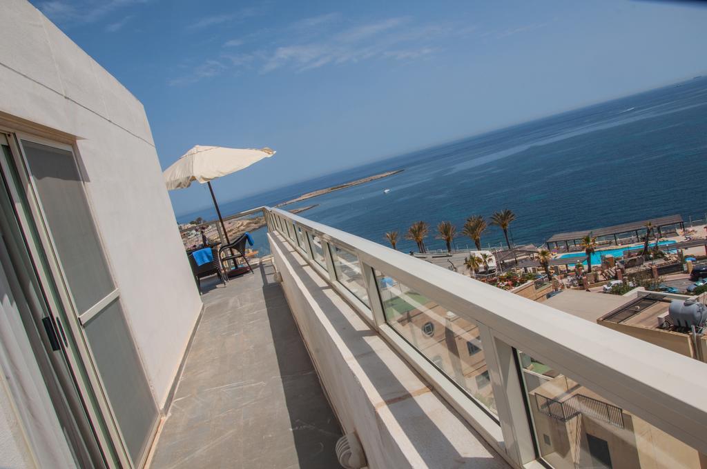 Club Salina Wharf Aparthotel Кавра Стая снимка