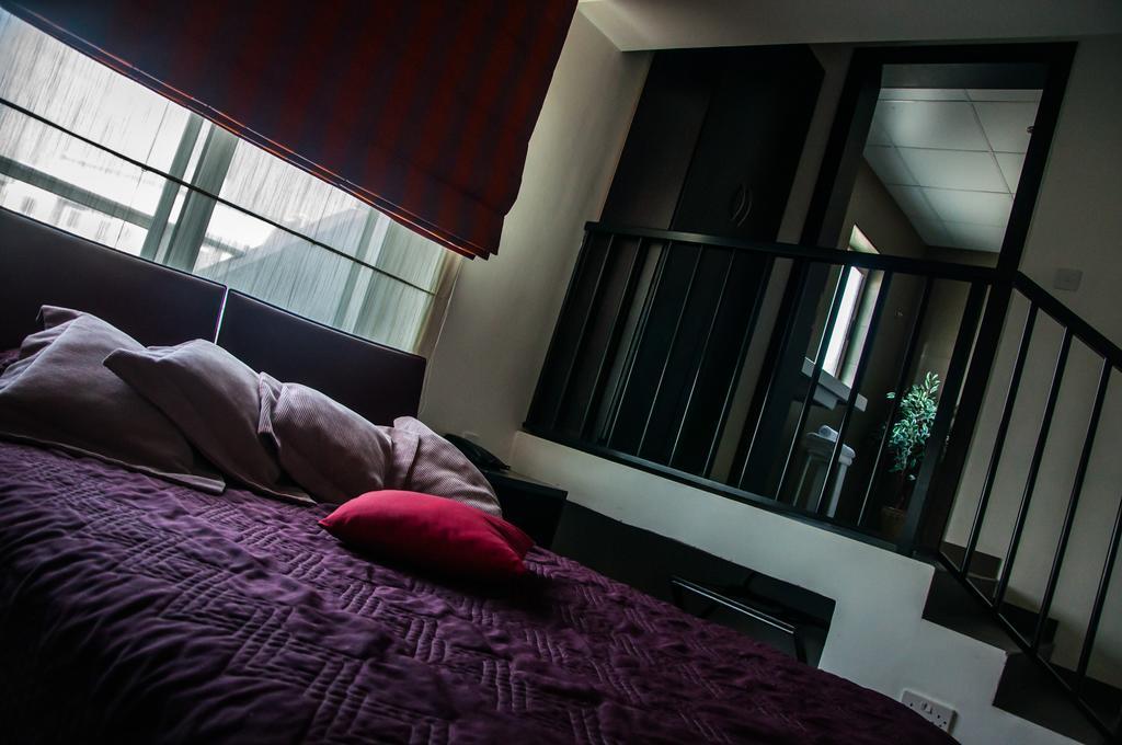 Club Salina Wharf Aparthotel Кавра Стая снимка