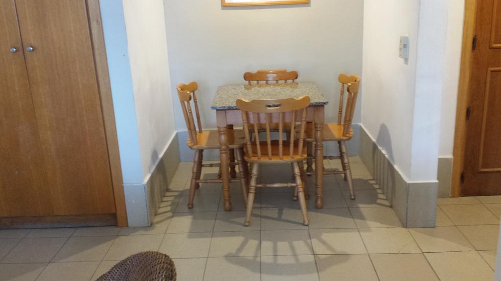 Club Salina Wharf Aparthotel Кавра Стая снимка