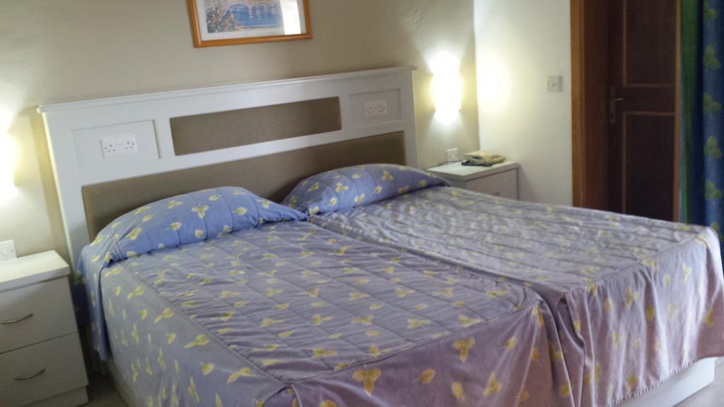 Club Salina Wharf Aparthotel Кавра Стая снимка