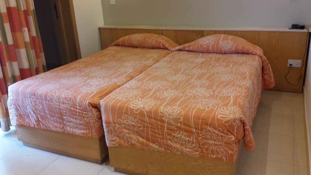 Club Salina Wharf Aparthotel Кавра Екстериор снимка