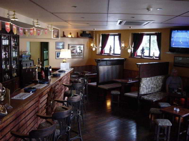 Club Salina Wharf Aparthotel Кавра Екстериор снимка