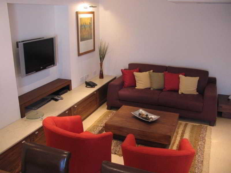Club Salina Wharf Aparthotel Кавра Екстериор снимка